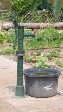 Wasserpumpe Juli 2010.jpg